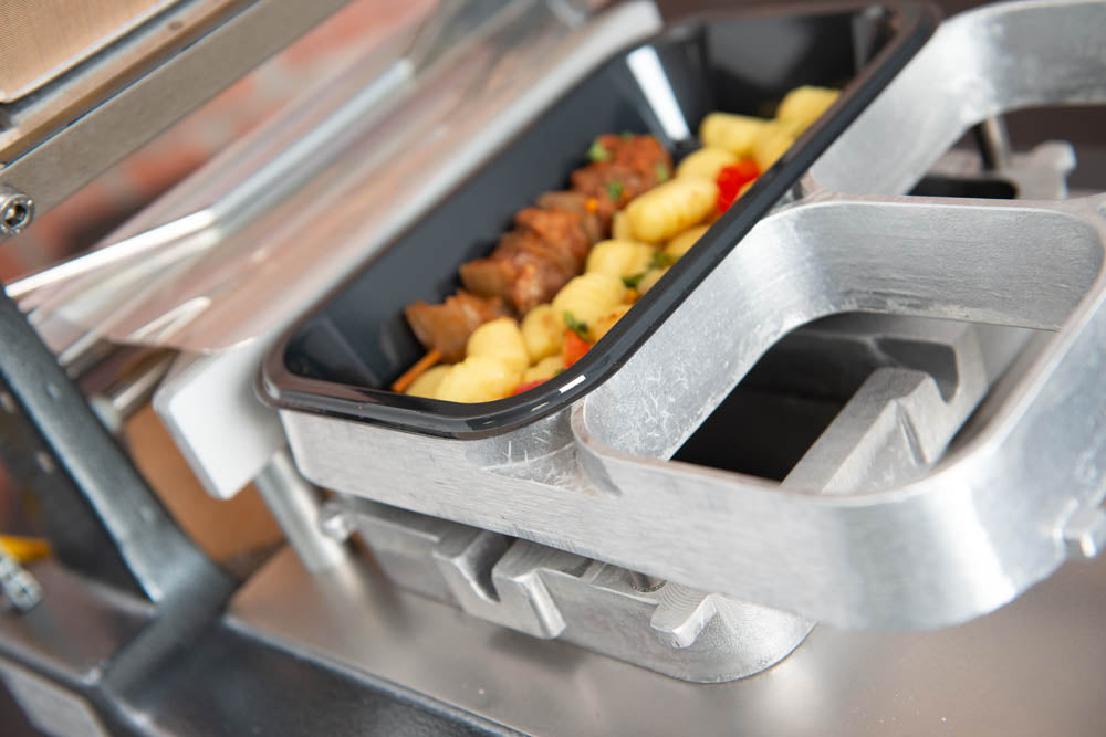 ALX 密封装置“Gastro Classic”包括 GN 转动框架、1 卷支架