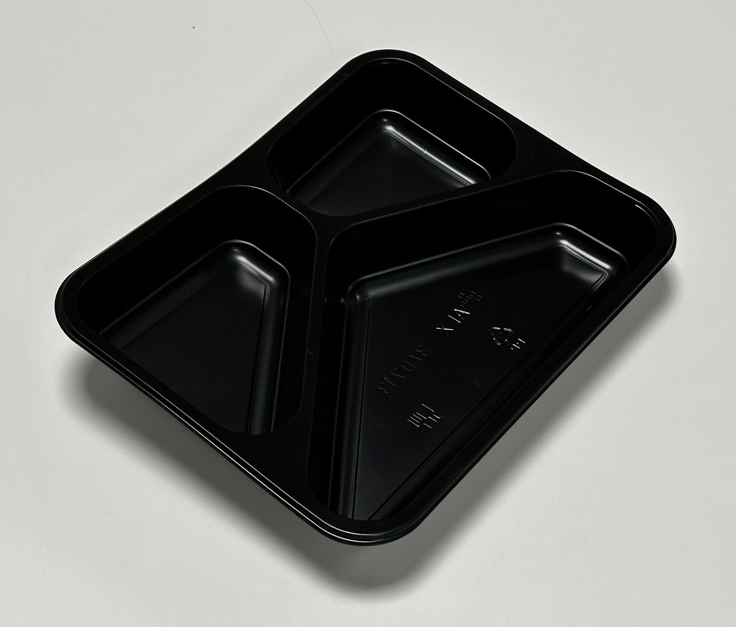 可重复使用的 PP 密封碗，3 部分，178x136x34mm，825ml，黑色和白色，480 件